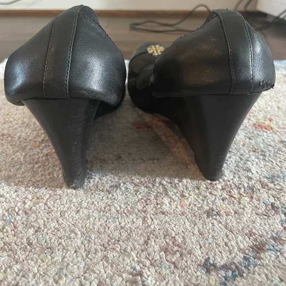 Tory Burch Jolie Logo 65mm Wedge Pump - Picture 5 of 6